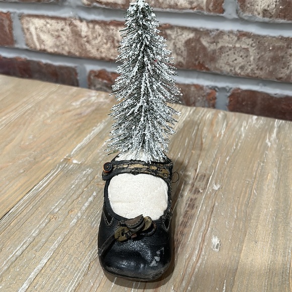 Vintage Leather Shoe with Snowy Christmas Tree - Picture 3 of 8